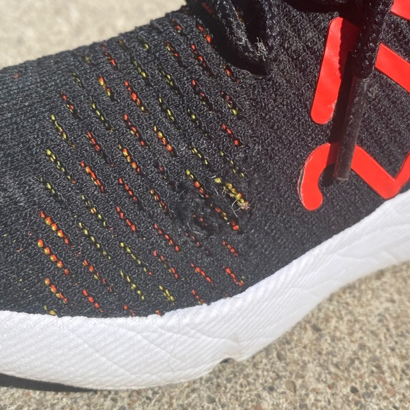 NIKE W AIR MAX 270 FLYKNIT BLACK/YELLOW STRIKE - Picture 6 of 7